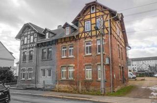 Haus kaufen in 07318 Saalfeld, Ausbaufähiges Dreifamilienhaus in Saalfeld