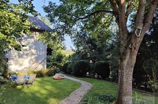 Haus kaufen in 65329 Hohenstein, "Traumhaft gelegenes Zwei-bis Dreifamilienhaus mit 310m² Wohnfläche und Baugrundstück"