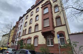Anlageobjekt in 63065 Offenbach, GEPFLEGTER ALTBAU MIT 10 WOHNUNGEN, BALKONE, ZWEI GARAGEN UND BEREITS NACH WEG GETEILT