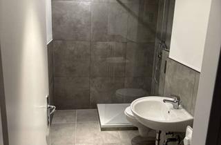 Immobilie mieten in Görlitzer Straße, 41460 Neuss, Moderneres Apartment mit Balkon - frisch renoviert und möbliert