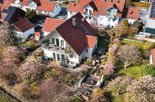 Wohnung kaufen in 85447 Fraunberg, Wohnen mit Charakter: Dachgeschosswohnung ruhig gelegen mit extra Raum