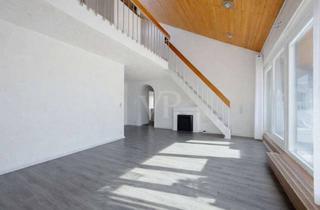 Wohnung kaufen in 73230 Kirchheim, Großzügige Galerie-Maisonette in grüner Stadtrandlage