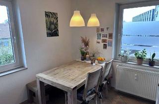 Wohnung mieten in Striederstrasse 28, 76131 Oststadt, Helle 2-Zimmer Wohnung im 3. OG mit Balkon in Karlsruhe Oststadt