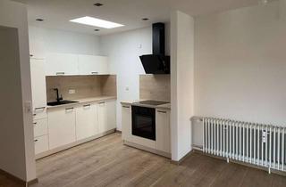 Wohnung mieten in 91555 Feuchtwangen, Altbauwohnung am Marktplatz Feuchtwangen – Erstbezug mit EBK & Röhrenbrunnen Blick