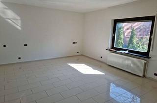 Wohnung mieten in Adlerweg 16, 26340 Zetel, Großzügige 2-Zimmer-Erdgeschosswohnung mit eigenem Eingang, Einbauküche und Garage in Zetel