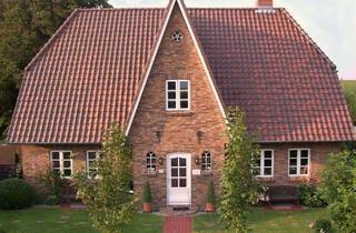 Haus kaufen in Liebesallee, 25849 Pellworm, Exklusives Friesenhaus mit 3 Einheiten in begehrter Lage von Pellworm