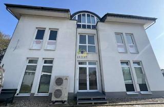 Haus kaufen in 14532 Stahnsdorf, Kompletter Leerstand möglich - Wohn- und Geschäftshaus mit 4 Einheiten, Werkstatt und Stellplätzen