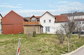 Haus kaufen in 93464 Tiefenbach, Charmantes, umfassend modernisiertes Wohnhaus mit Scheunen, Balkon und Weitblick in ruhiger Lage