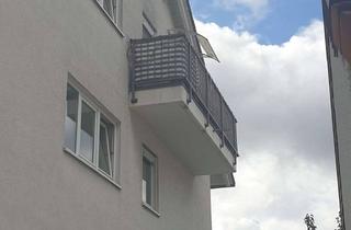 Wohnung mieten in 69181 Leimen, Gepflegte Dachgeschosswohnung mit drei Zimmern sowie Balkon und EBK in Leimen
