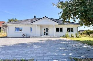 Haus mieten in 17039 Sponholz, Jetzt Miete möglich! Winkelbungalow 5 km bis Neubrandenburg, Baujahr 2022, Doppelgarage, EBK,Carport