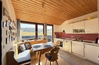 Wohnung kaufen in 78141 Schönwald, Wohnen über den Dächern - Gemütliche Dachgeschoss-Wohnung in ruhiger Lage von Schönwald
