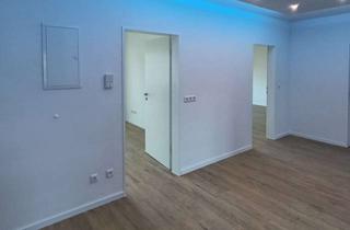 Wohnung mieten in Geschwister-Scholl-Straße, 86156 Kriegshaber, Frisch renovierte 4-Zi.-Wohnung in Augsburg nahe Uniklinikum mit Balkon, TG und neuer Küche