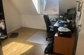 Wohnung mieten in 30625 Kleefeld, Neuwertige 4-Zimmer Wohnung im 3. OG mit Balkon in Kleefeld