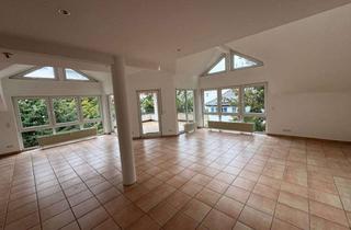 Wohnung mieten in Bahnhofstrasse, 61476 Kronberg, Exklusive 3,5-Zimmer Dachgeschosswohnung mit Balkon in Kronberg