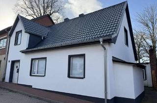 Haus kaufen in 25712 Burg, Rohbau mit Perspektive: Wohnen oder investieren in Burg!