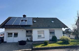 Einfamilienhaus kaufen in 34587 Felsberg, Felsberg - Familienhaus mit großem Garten, Pool & PV-Anlage | 5 Zimmer