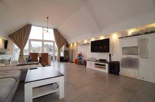 Wohnung kaufen in 33649 Bielefeld, Bielefeld / Quelle - Modernisierte Dachgeschosswohnung mit großer Dachterrasse und Garage, frei und sofort beziehbar