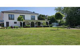 Villa kaufen in 99326 Stadtilm, Exklusive Stadtvilla mit Pool und großem Garten