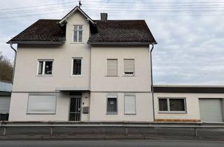 Einfamilienhaus kaufen in Achenbacher Straße 183, 57072 Siegen, Renovierungsbedürftiges 8-Zimmer Einfamilienhaus mit Garage in Siegen