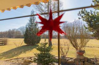 Haus kaufen in 15806 Zossen, Charmanter und geräumiger Bungalow mit freiem Blick zu verkaufen!