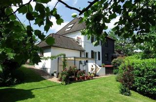 Haus mieten in Engelssiepen 10, 45257 Kupferdreh, Sanierte Doppelhaushälfte mit großem Garten, eigenem Spielplatz & 2 Stellpl. in Essen-Kupferdreh
