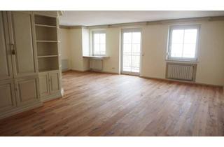 Wohnung mieten in 83278 Traunstein, Traunstein Stadtzentrum - Renovierte 3 Zimmer Wohnung im 3. OG mit Balkon ohne Aufzug