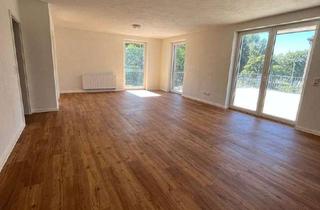 Wohnung mieten in Christian-Höfer-Ring 50, 95100 Selb, Exklusive, kernsanierte 4-Zimmer-Wohnung mit 40m²-großen Dachterrasse in ruhiger Lage in Selb