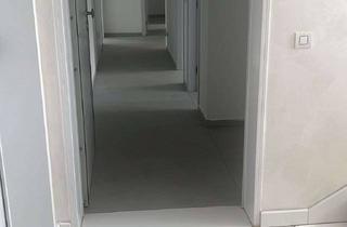 Wohnung mieten in Kölner Straße 39, 42651 Solingen-Mitte, Exklusive 4-Zimmer-Wohnung im 3. OG mit Balkon in Solingen-Mitte