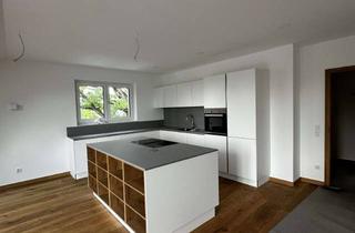 Wohnung mieten in Burgwedeler Straße 178, 30916 Isernhagen, Luxuriöse 2,5-Zimmer-Wohnung im 2. OG mit Balkon in Isernhagen