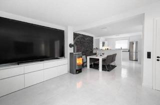 Reihenhaus kaufen in 50226 Frechen, Exklusives Reihenhaus in Bestlage von Frechen-Königsdorf – Wohnen am Waldrand auf höchstem Niveau