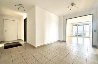 Wohnung kaufen in 71088 Holzgerlingen, Großzügige 5,5-Zimmer-Wohnung mit zwei Balkonen, zwei TG-Stellplätzen & Aufzug zu verkaufen