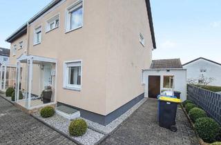 Doppelhaushälfte kaufen in 55481 Kirchberg, Kirchberg (Hunsrück) - DHH mit Kamin, Garage & Terrasse in ruhiger Lage - ohne Provision