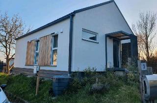 Haus kaufen in 97348 Rödelsee, Rödelsee - Bungalow BJ 2023, Wärmepumpe, Photovoltaikanlage