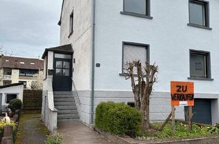 Haus kaufen in 66793 Saarwellingen, Saarwellingen - Dreigeschossiges Haus mit zwei Wohnungen