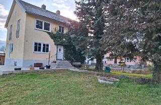 Haus kaufen in 94577 Winzer, Winzer - Haus mit Charme - Ein bzw. Zweifamilenhaus teilbar in 2 Wohnungen