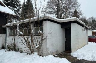 Haus kaufen in 79856 Hinterzarten, Hinterzarten - Hinterzarten Bungalow,ca.58qm WF, 215qm Grst., sanierungsbed.