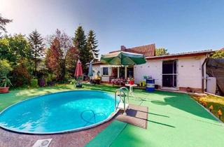 Einfamilienhaus kaufen in 15370 Petershagen, Petershagen/Eggersdorf - Bezugsfreies Einfamilienhaus mit großem Garten, Süd-Terrasse & Pool