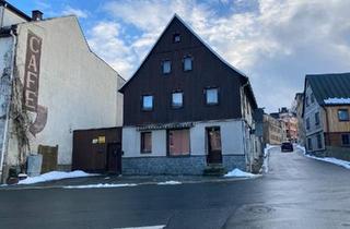 Haus kaufen in 08258 Markneukirchen, Markneukirchen - Freistehendes Stadthaus ca. 240m² Wohnpotenzial, Garagen, Garten