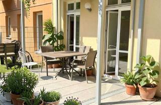 Wohnung kaufen in 10435 Berlin, Stabile Kapitalanlage in Toplage: Vermietete 2-Zimmer-Altbauwohnung mit Terrasse & Garten