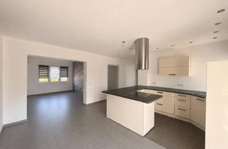 Wohnung kaufen in 66773 Schwalbach, Attraktive Eigentumswohnung mit großer Terrasse in Schwalbach-Hülzweiler!
