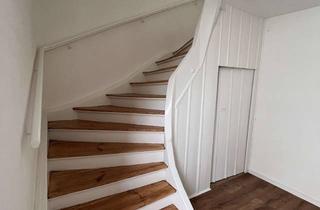 Wohnung mieten in Mannheimer Straße 22, 68519 Viernheim, Altbau trifft Moderne ** Hochwertig sanierte Altbauwohnung mit EBK. in Viernheim