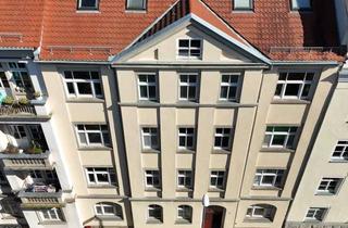 Wohnung mieten in Heynahtsstraße (We 01), 01309 Gruna, Erstbezug nach Innenmodernisierung - Helle 2,5-Zimmer-Altbauwohnung mit ruhigem Balkon zum Garten