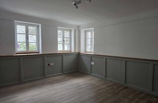 Wohnung mieten in Kirchplatz, 73098 Rechberghausen, Erstbezug nach Komplettsanierung, 2-Zimmer-Wohnung mit Garten und Einbauküche