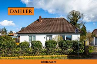 Haus kaufen in 26419 Schortens, Solider vermieteter Bungalow mit großem Grundstück in Schortens