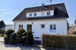 Haus kaufen in 71573 Allmersbach, Schönes 2-Familien-Wohnhaus mit großem Garten und 3 Garagen in Allmersbach im Tal