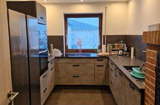 Haus kaufen in 85095 Denkendorf, Zweifamilienhaus mit Garten und Einliegerwohnung - gute Verkehrsanbindung