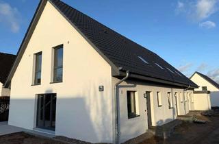 Haus mieten in Hamburger Str. 66 b, 21493 Schwarzenbek, ...Neubau Erstbezug! Attraktives und modernes MRH mit S- W Terrasse und zwei Stellplätzen