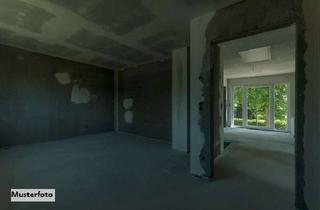 Anlageobjekt in Langenbergstraße XX, 32108 Bad Salzuflen, Heimwerker aufgepasst! Freistehender Doppelhaus-Rohbau