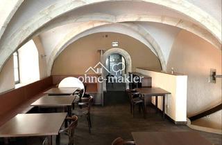 Gewerbeimmobilie kaufen in 93047 Regensburg, Charmante Gewerbe- und Wohneinheiten im Herzen der Regensburger Altstadt - vielseitig & attraktiv