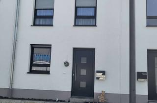 Haus kaufen in Luise-Hainlen-Weg 2/4, 73312 Geislingen, Elegantes Reihenmittelhaus mit 5 Zimmern und Garage in Geislingen